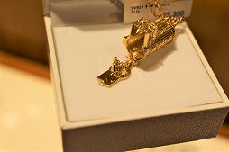 画像ギャラリー No.021のサムネイル画像 / 「ツイステ」や「カービィ」などのキャラクタージュエリーがいっぱい。ジュエリー専門店U-TREASUREがオトメイトビルに移転