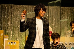 画像ギャラリー No.034のサムネイル画像 / LOVE&ART作品に出演の声優・アーティストが集結。ファン感謝祭で新年早々大喜利バトル!?