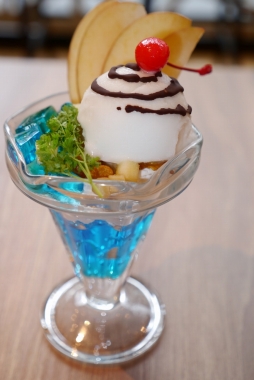 画像ギャラリー No.009のサムネイル画像 / カプコンカフェで「逆転裁判」コラボが5月21日にスタート。キャラクターをイメージしたメニューや,浴衣姿の成歩堂たちが描かれたグッズを紹介