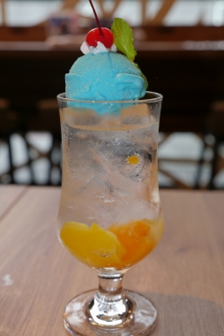 画像ギャラリー No.016のサムネイル画像 / カプコンカフェで「逆転裁判」コラボが5月21日にスタート。キャラクターをイメージしたメニューや,浴衣姿の成歩堂たちが描かれたグッズを紹介