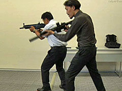［CEDEC 2021］銃の構えは，正しく描かれているほうが珍しい！？　銃器や装備，戦技をゲームでリアルに登場させるための手法を，田村装備開発の専門家が解説