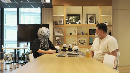 画像ギャラリー No.003のサムネイル画像 / ［TGS 2021］「教育番組『世界のOKABE』」をレポート。「NieR」シリーズの岡部啓一氏とヨコオタロウ氏による即興作品の制作過程を追う