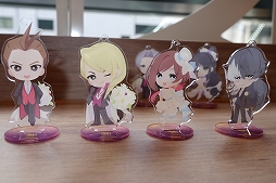 画像ギャラリー No.012のサムネイル画像 / カプコンカフェ×「逆転裁判」シリーズではキャラたちがきらびやかな盛装で登場！ 一部グッズの先行公開＆試食レポートをお届け