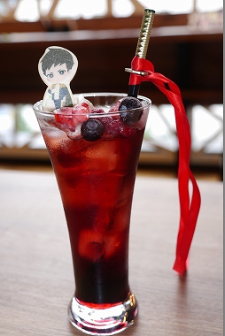 画像ギャラリー No.032のサムネイル画像 / カプコンカフェ×「逆転裁判」シリーズではキャラたちがきらびやかな盛装で登場！ 一部グッズの先行公開＆試食レポートをお届け