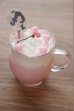 画像ギャラリー No.033のサムネイル画像 / カプコンカフェ×「逆転裁判」シリーズではキャラたちがきらびやかな盛装で登場！ 一部グッズの先行公開＆試食レポートをお届け