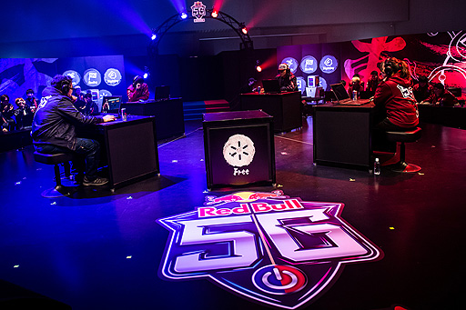 画像ギャラリー No.009のサムネイル画像 / レッドブル,東西対抗イベント・Red Bull 5G 2022のエントリー受付をスタート。“SHOOTERジャンル”の「VALORANT」を含む5タイトルで戦う