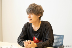 画像ギャラリー No.007のサムネイル画像 / 「花コロ」に出演する茅野愛衣さん,小野友樹さん,岡本信彦さんのサイン色紙が抽選で当たるキャンペーンを開催