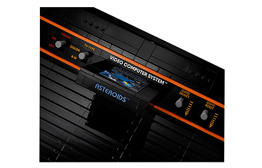 画像ギャラリー No.004のサムネイル画像 / レゴの新セット「Atari 2600」が8月1日に登場。付属のカートリッジを挿入可，ジョイスティックも“実物そっくり”に動かせる