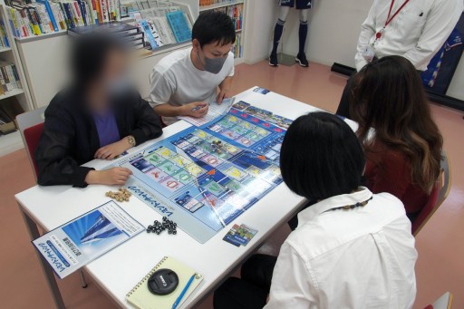 画像ギャラリー No.009のサムネイル画像 / 健康グッズ通販会社が作るボードゲームに込められたメッセージ――不定期連載「シリーズ・ボドゲ探訪」