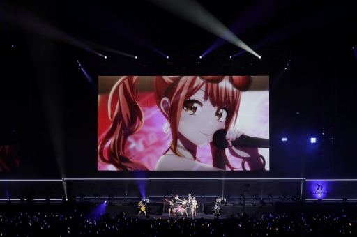 画像ギャラリー No.022のサムネイル画像 / ブシロード15周年記念ライブをレポート。Poppin'Partyやミルキィホームズなど,総勢19組のアーティストが集結! ドーム会場は大歓声に包まれた