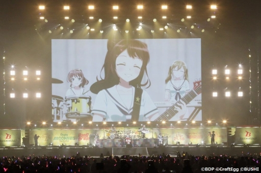 画像ギャラリー No.034のサムネイル画像 / ブシロード15周年記念ライブをレポート。Poppin'Partyやミルキィホームズなど,総勢19組のアーティストが集結! ドーム会場は大歓声に包まれた