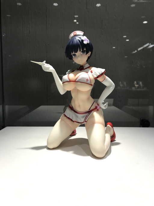 画像ギャラリー No.003のサムネイル画像 / 「閃乱カグラ」シリーズ10周年を記念した“閃乱カグラTEN”が本日スタート。人よりも大きい巨大なマウスパッドも