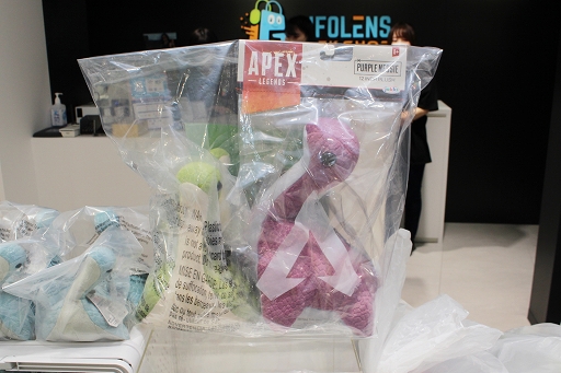 画像ギャラリー No.006のサムネイル画像 / 「INFOLENS GEEK SHOP」が池袋パルコに本日オープン。「Apex Legends」など人気タイトルの公式グッズが勢ぞろい