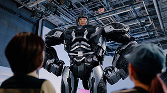 画像ギャラリー No.012のサムネイル画像 / 和田アキ子さん，実は巨大ロボット!?　「トランスフォーマー／ビースト覚醒」玩具シリーズのアンバサダー就任と新CMの放送情報が公開に