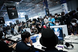 画像ギャラリー No.031のサムネイル画像 / 「EVO Japan 2023」を300枚超の写真で振り返る。世界中の格闘ゲーマーが集い，思い思いの目的でイベントを楽しんだ
