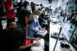 画像ギャラリー No.044のサムネイル画像 / 「EVO Japan 2023」を300枚超の写真で振り返る。世界中の格闘ゲーマーが集い，思い思いの目的でイベントを楽しんだ