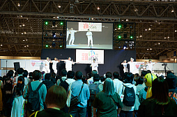 画像ギャラリー No.003のサムネイル画像 / 「ニコニコ超会議2023」フォトレポート。ステージイベントは声出しも解禁，参加者にニコニコ笑顔が浮かんだ会場の様子をお届け
