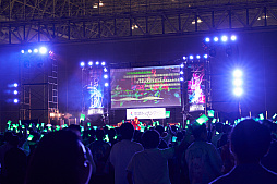 画像ギャラリー No.004のサムネイル画像 / 「ニコニコ超会議2023」フォトレポート。ステージイベントは声出しも解禁,参加者にニコニコ笑顔が浮かんだ会場の様子をお届け