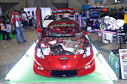 画像ギャラリー No.043のサムネイル画像 / 「ニコニコ超会議2023」フォトレポート。ステージイベントは声出しも解禁，参加者にニコニコ笑顔が浮かんだ会場の様子をお届け