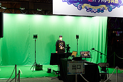 画像ギャラリー No.075のサムネイル画像 / 「ニコニコ超会議2023」フォトレポート。ステージイベントは声出しも解禁，参加者にニコニコ笑顔が浮かんだ会場の様子をお届け