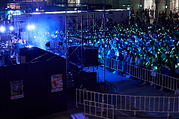 画像ギャラリー No.076のサムネイル画像 / 「ニコニコ超会議2023」フォトレポート。ステージイベントは声出しも解禁，参加者にニコニコ笑顔が浮かんだ会場の様子をお届け