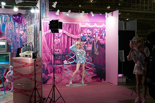 画像ギャラリー No.079のサムネイル画像 / 「ニコニコ超会議2023」フォトレポート。ステージイベントは声出しも解禁，参加者にニコニコ笑顔が浮かんだ会場の様子をお届け