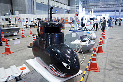 画像ギャラリー No.104のサムネイル画像 / 「ニコニコ超会議2023」フォトレポート。ステージイベントは声出しも解禁，参加者にニコニコ笑顔が浮かんだ会場の様子をお届け