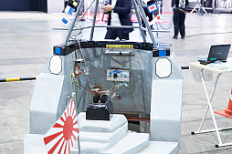 画像ギャラリー No.108のサムネイル画像 / 「ニコニコ超会議2023」フォトレポート。ステージイベントは声出しも解禁，参加者にニコニコ笑顔が浮かんだ会場の様子をお届け