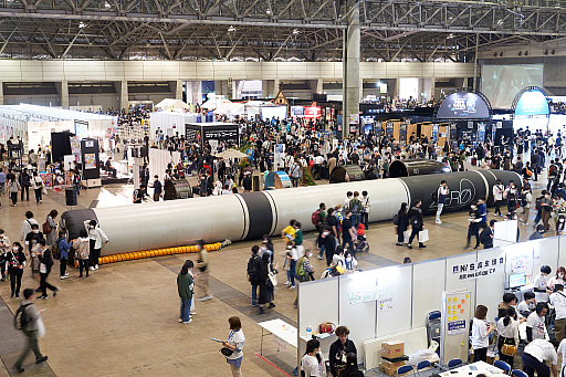 画像ギャラリー No.131のサムネイル画像 / 「ニコニコ超会議2023」フォトレポート。ステージイベントは声出しも解禁，参加者にニコニコ笑顔が浮かんだ会場の様子をお届け