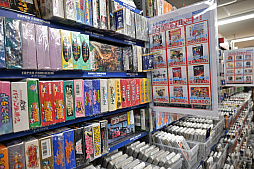 画像ギャラリー No.018のサムネイル画像 / コレクターやファン以外も「レトロゲーム」を売り買いする時代に。一般層の多いブックオフに最近の動向について話を聞いた