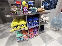 画像ギャラリー No.017のサムネイル画像 / 「Nintendo KYOTO」は公式直営店であり新たなテーマパーク！　こだわりのある商品陳列も楽しい，ゲームファンなら一度体験してほしい空間だ