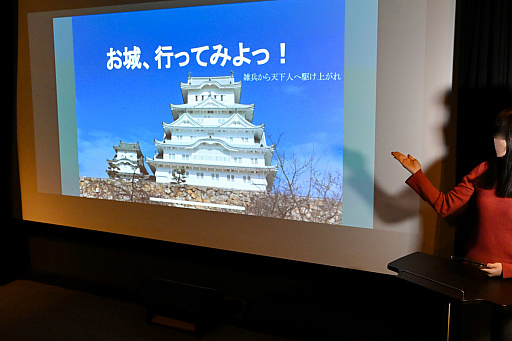 画像ギャラリー No.022のサムネイル画像 / 大スクリーンでゲーム推し活しようぜ! “レンタルシアター”の165インチ画面で至高のひとときを味わえる時代が来た