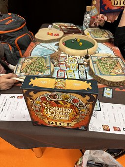 画像ギャラリー No.023のサムネイル画像 / フランスのアナログゲームの祭典,実は大規模。日本の「ナナ」が大賞で話題にもなった「FIJ 2024」はこんなイベントだ