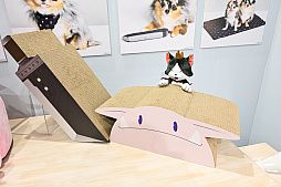 画像ギャラリー No.018のサムネイル画像 / DQ,FF,KHの犬猫グッズ「SQEX PETs」を見てきた! おもしろワンニャンアイテムたくさんの“インターペット2024”