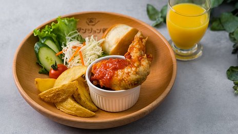 画像ギャラリー No.016のサムネイル画像 / ワニ肉で再現された「レッドドラゴンのビッグステーキ」も。アニメ「ダンジョン飯」コラボカフェが7月2日，池袋PARCOにオープン