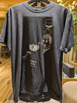 画像ギャラリー No.009のサムネイル画像 / あなたの「秘蔵のゲームTシャツ」見せてください! 4Gamerスタッフ&ライター陣に,とっておきの一着を紹介してもらった