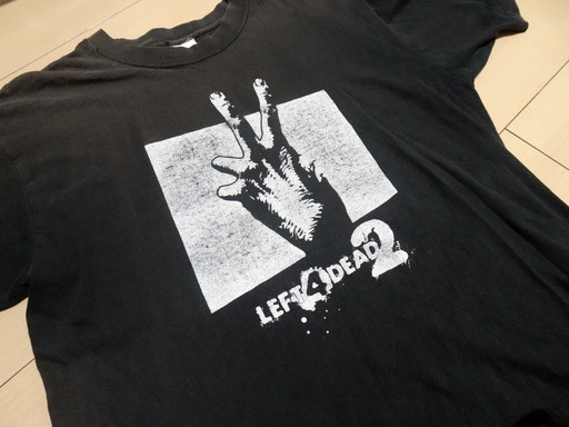 画像ギャラリー No.014のサムネイル画像 / あなたの「秘蔵のゲームTシャツ」見せてください! 4Gamerスタッフ&ライター陣に,とっておきの一着を紹介してもらった