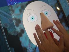 学生たちのフレッシュな発想で，ほうきやおみくじ，鼻，食器がゲームに変わる。愛知工業大学ブースレポート［TGS2024］