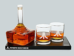 懐かしのジョイスティックがウイスキーのデキャンタになった「Atari Joystick Decanter Set」，海外向けに発売中