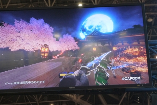 画像ギャラリー No.008のサムネイル画像 / 「鬼武者VR Shadow Team」では，コントローラを刀のように振るい，幻魔を斬る“バッサリ感”を堪能できる［AEPO2024］
