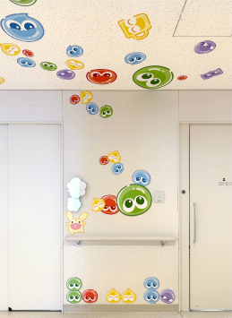 画像ギャラリー No.017のサムネイル画像 / セガのキャラクターたちの力で，子どもたちに優しい病院を実現。「慈恵医大キッズコンフォートプロジェクト」オープニングセレモニー＆内覧会をレポート