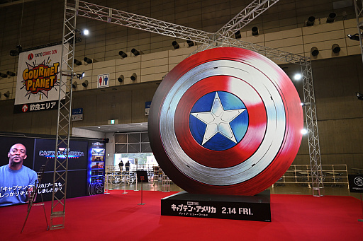 画像ギャラリー No.016のサムネイル画像 / 「東京コミコン2024」レポート。ジェイソン・モモアさんやマッツ・ミケルセンさんたちの出演にステージは大盛り上がり。デロリアンなどの展示も