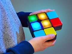 ブロックを回転，滑らせて色合わせ。スピードパズルゲーム「Flipslide」，4月26日発売。1人でも複数人でも楽しめる4つのモードを搭載
